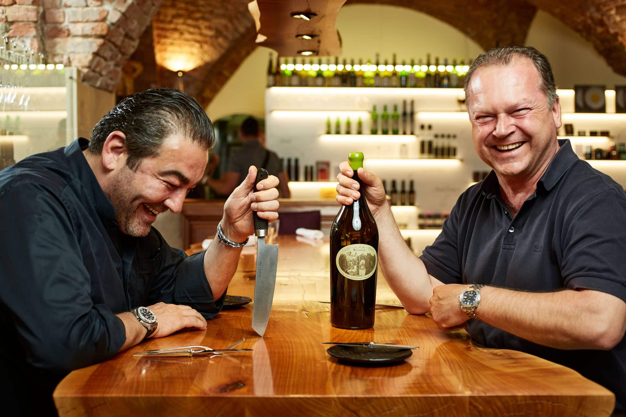 Juan Amador und Fritz Wieninger im neuen Pop Up Buschenschank