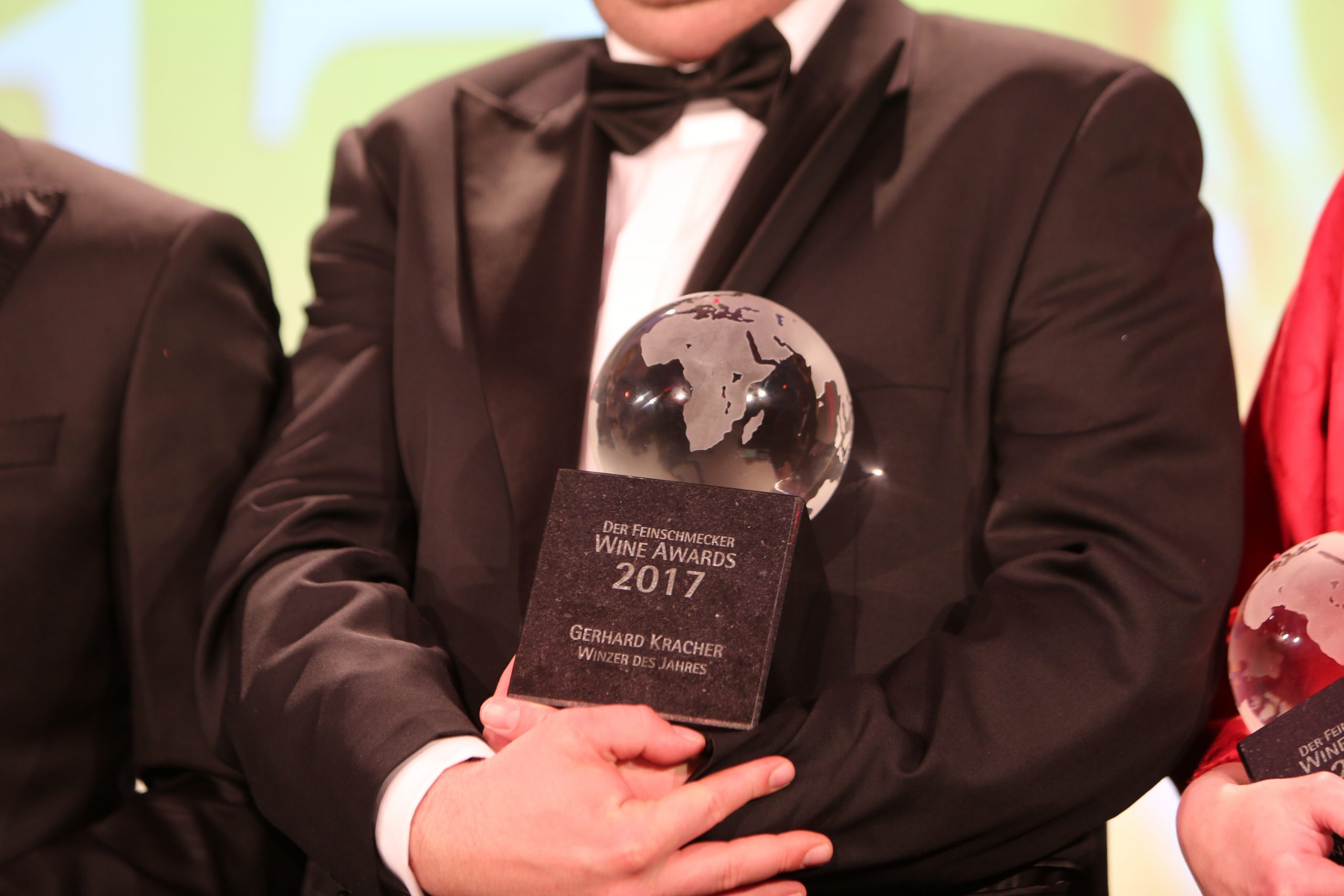 Gerhard Kracher mit dem Wine Award (c) Malte Bartz www.ewafilms.de