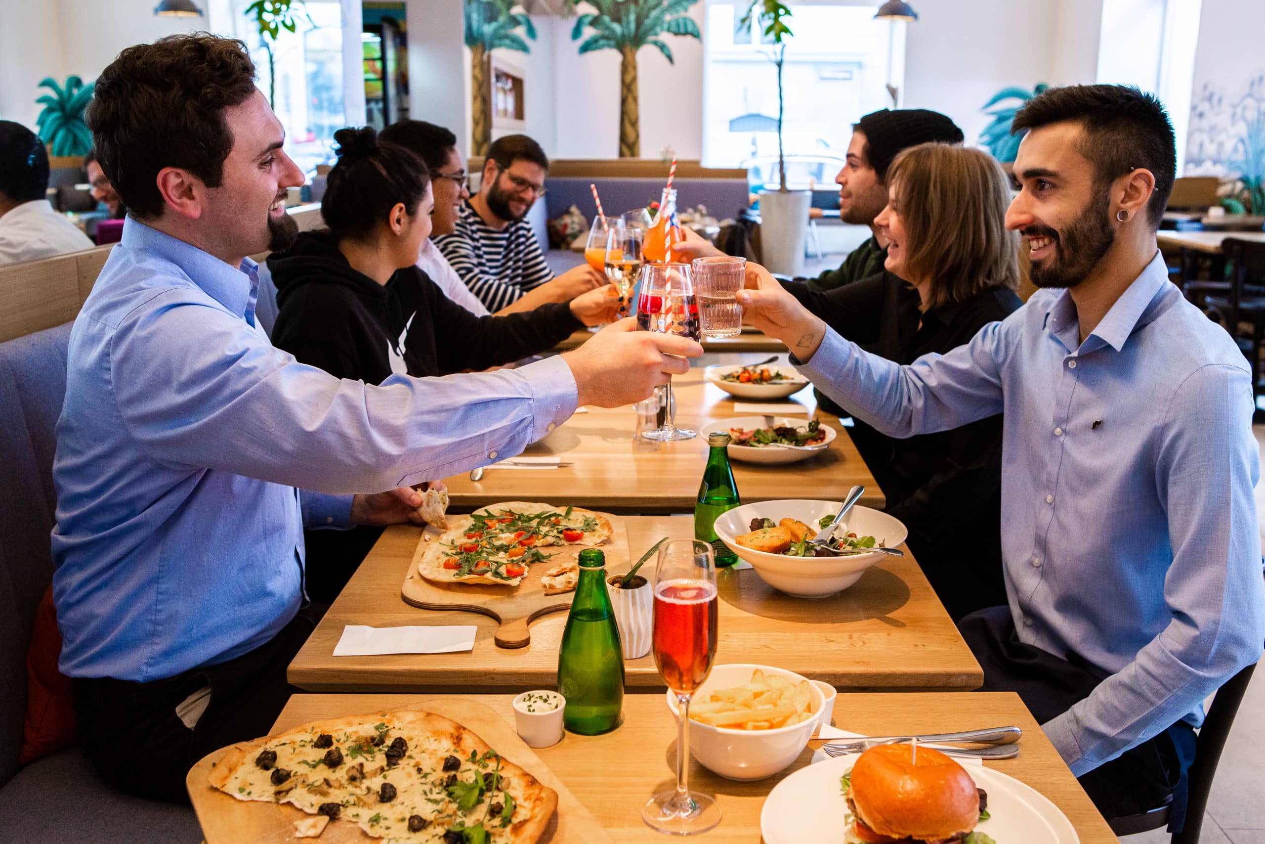 Restaurantbesitzer Pessah Yampolsky und sein Team laden im Winter zu neuen kulinarischen Highlights ins Midi. (c) Midi