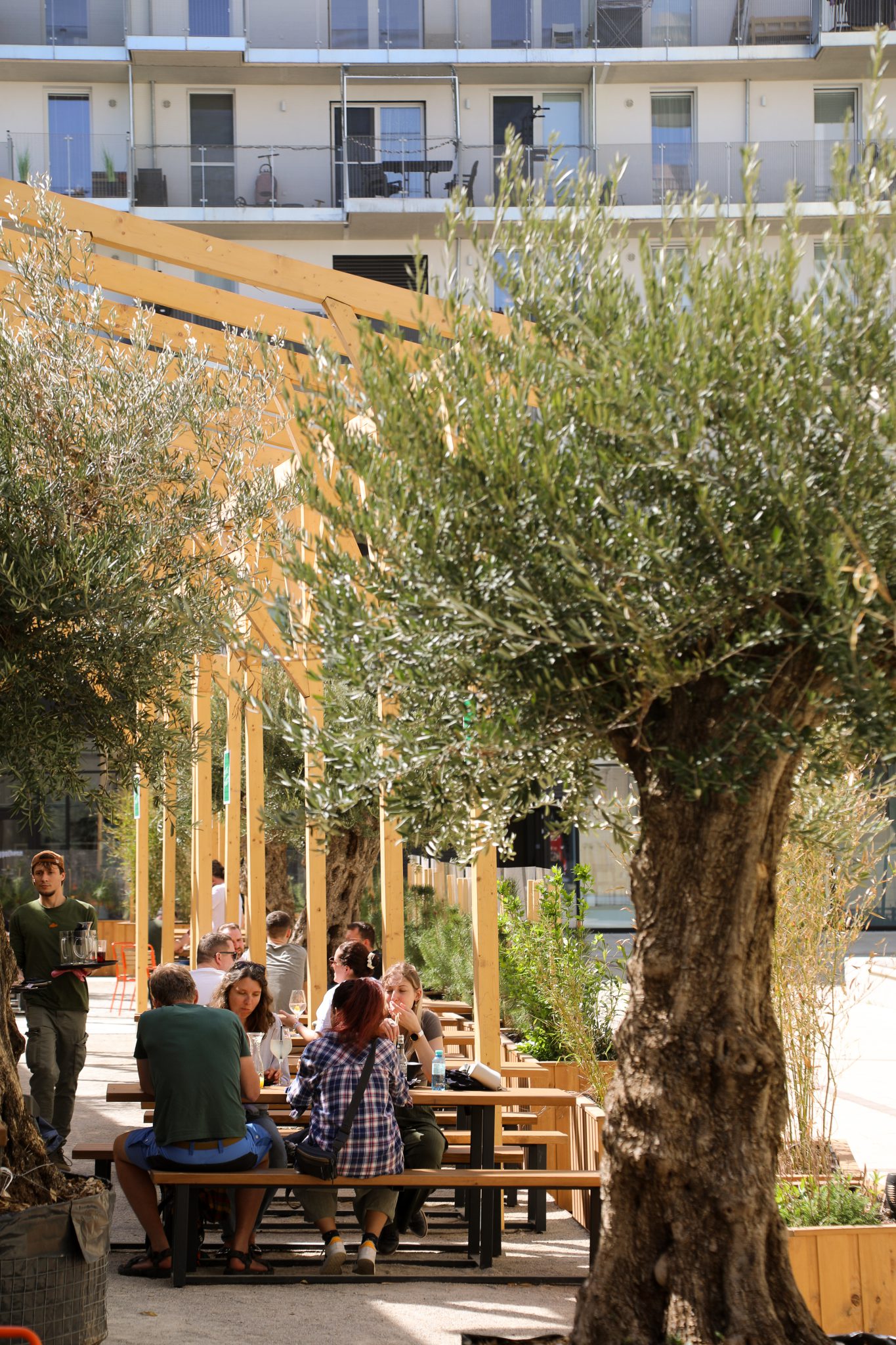 Gewinnspiel 3x2 Tickets für das Weinfest Wein//Oase im Gleis//Garten